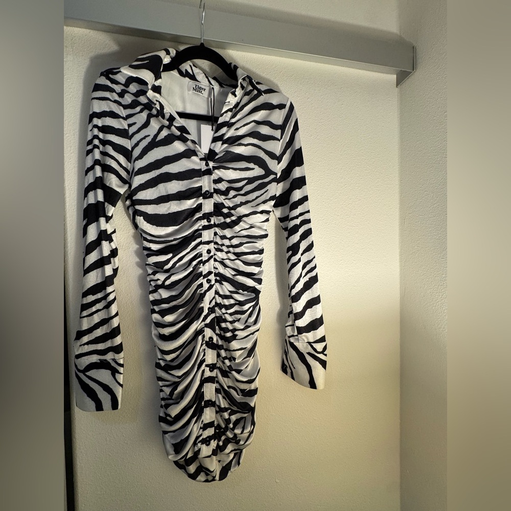 Tiger Mist Black and White Bodycon Dress Long Sleeve Plunge - Picture 2 of 4